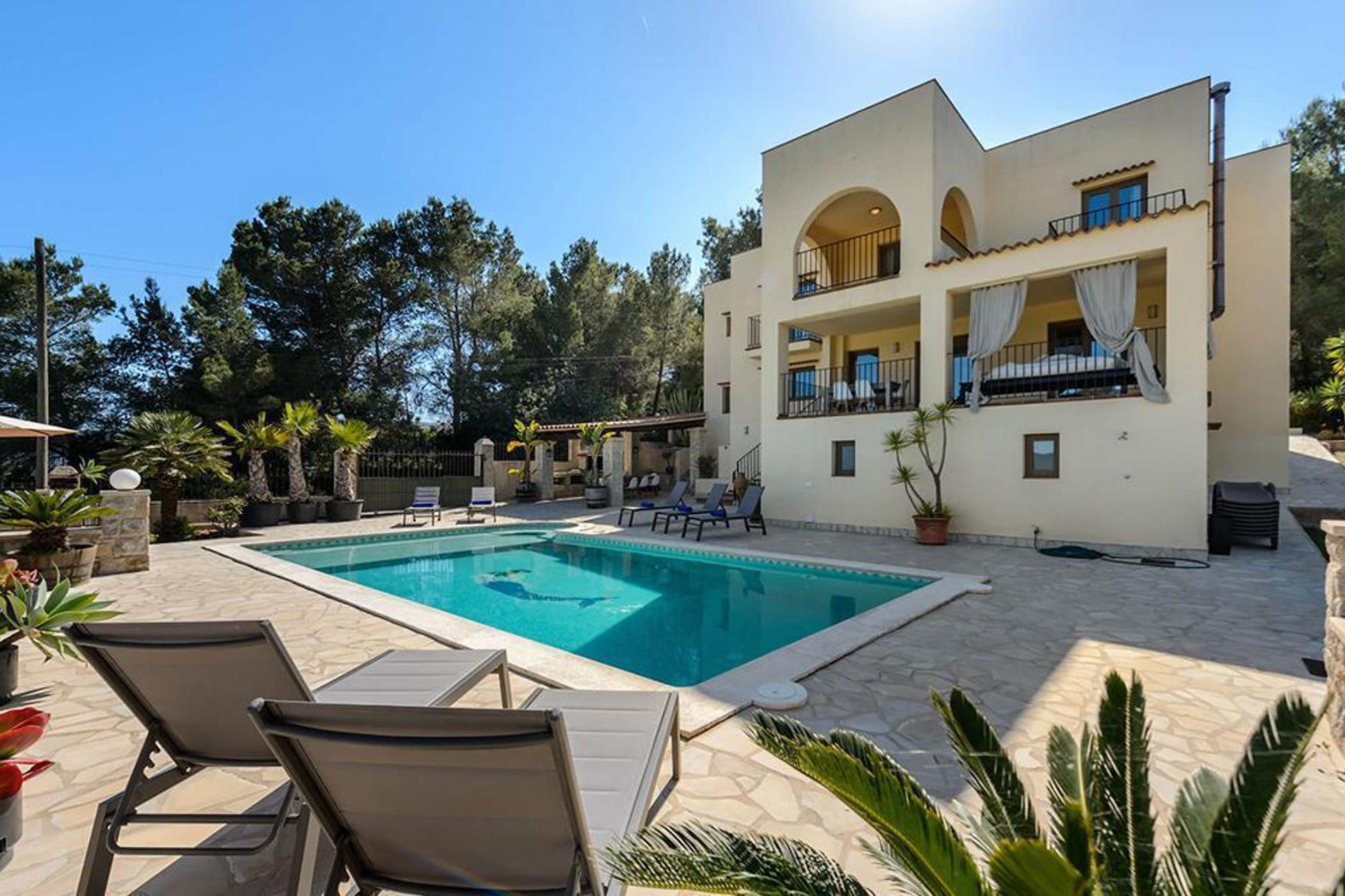 Villa close to the best nighlife in ibiza